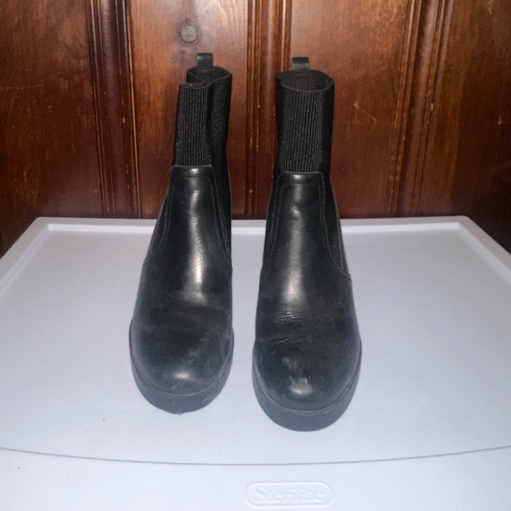Boots - Picture 2 of 5